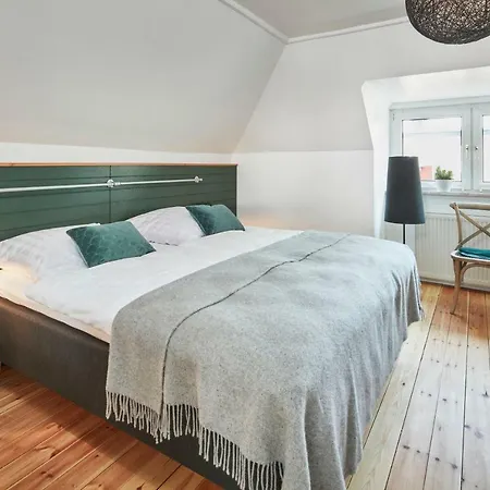 Gluecksferien- Gaensebluemchen