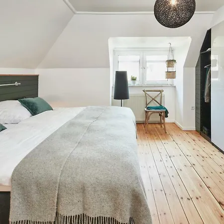 Gluecksferien- Gaensebluemchen * Glücksburg