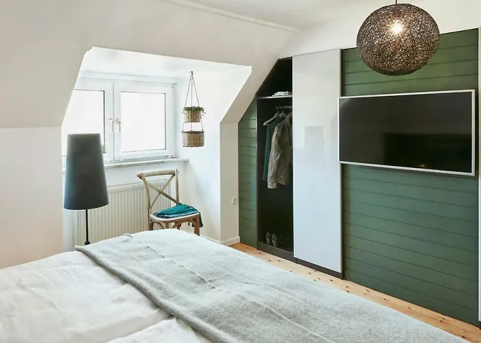 Gluecksferien- Gaensebluemchen