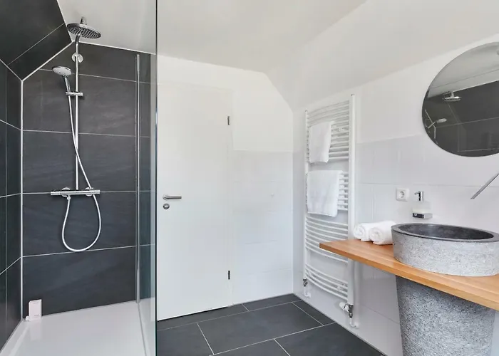 Gluecksferien- Gaensebluemchen