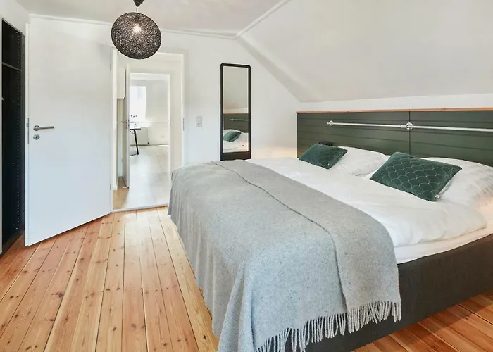 Gluecksferien- Gaensebluemchen Glücksburg